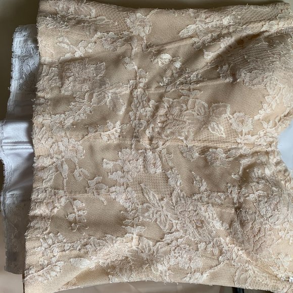 Monique Lhuillier Wedding Dress - Picture 7 of 9